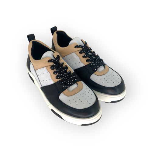 Zapatilla Lemon Pie Acordonada Negro Blanco