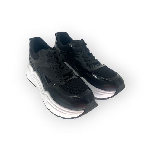 Zapatilla Outlet Acordonada Recta Negro