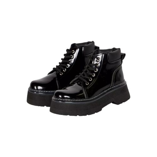Borcego Outlet Acordonado Charol Negro