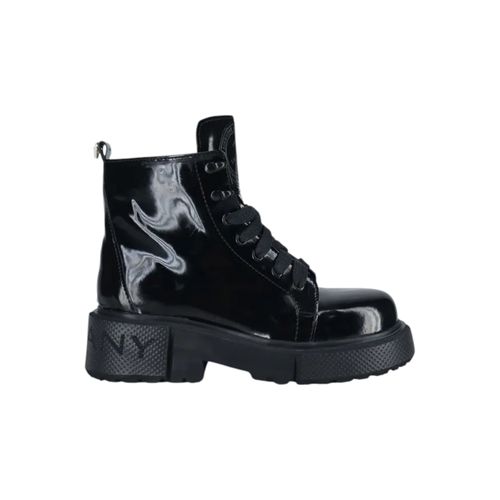 Borcego Sarkany File Negro